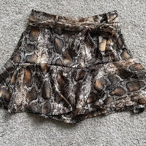 🔥 Zara Snake Print Skort – Size Small – Excellent Condition